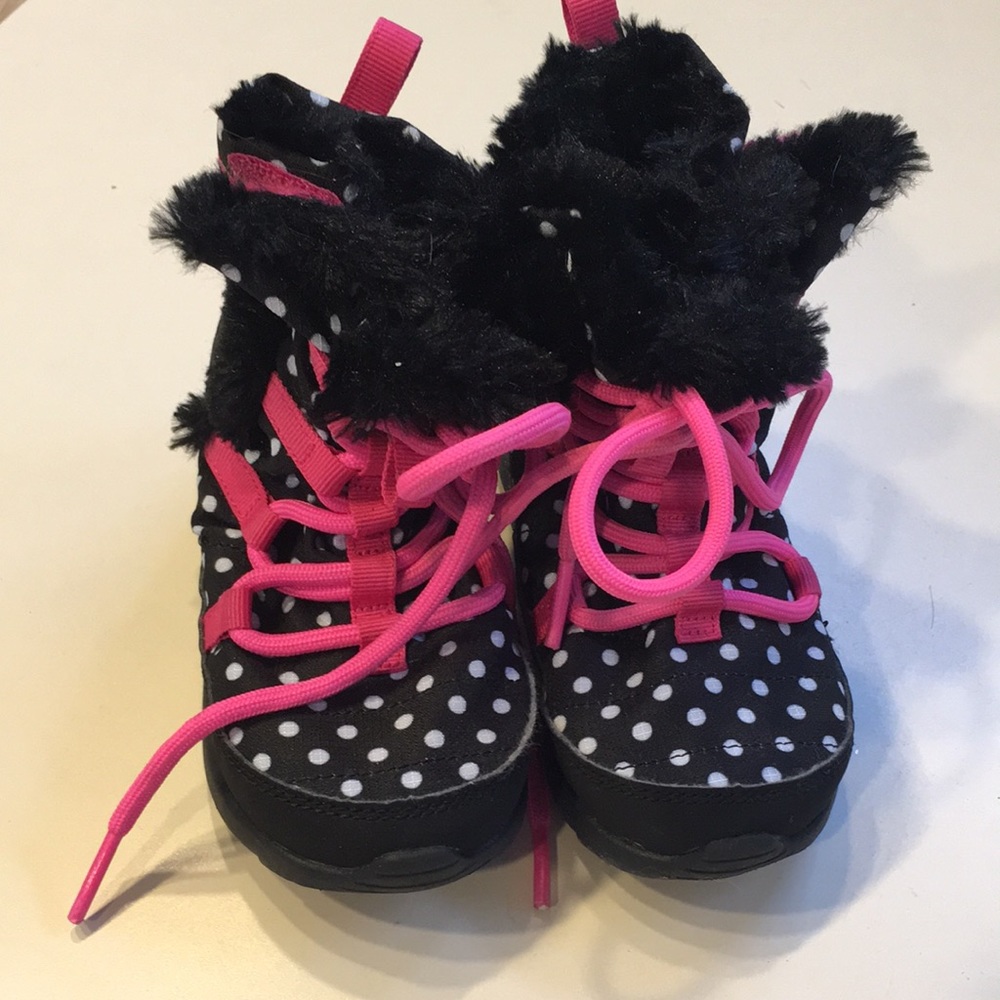 Nike winter boots, toddler girls size 8